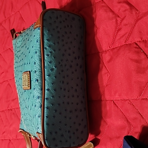 Dooney and Bourke crossbody purse - Picture 3 of 4